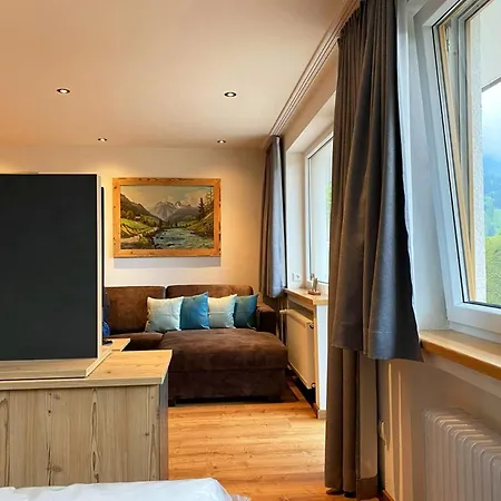 Haus Jaeger Ferienwohnungen Mit Indoor-Pool Inkl. Chiemgaukarte Ruhpolding Eksteriør billede