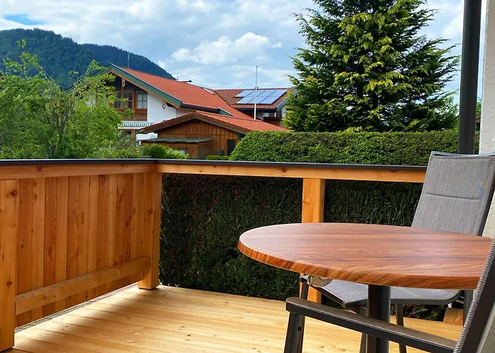 Haus Jaeger Ferienwohnungen Mit Indoor-Pool Inkl. Chiemgaukarte