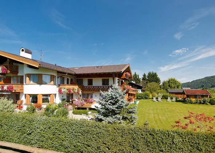 Haus Jaeger Ferienwohnungen Mit Indoor-Pool Inkl. Chiemgaukarte