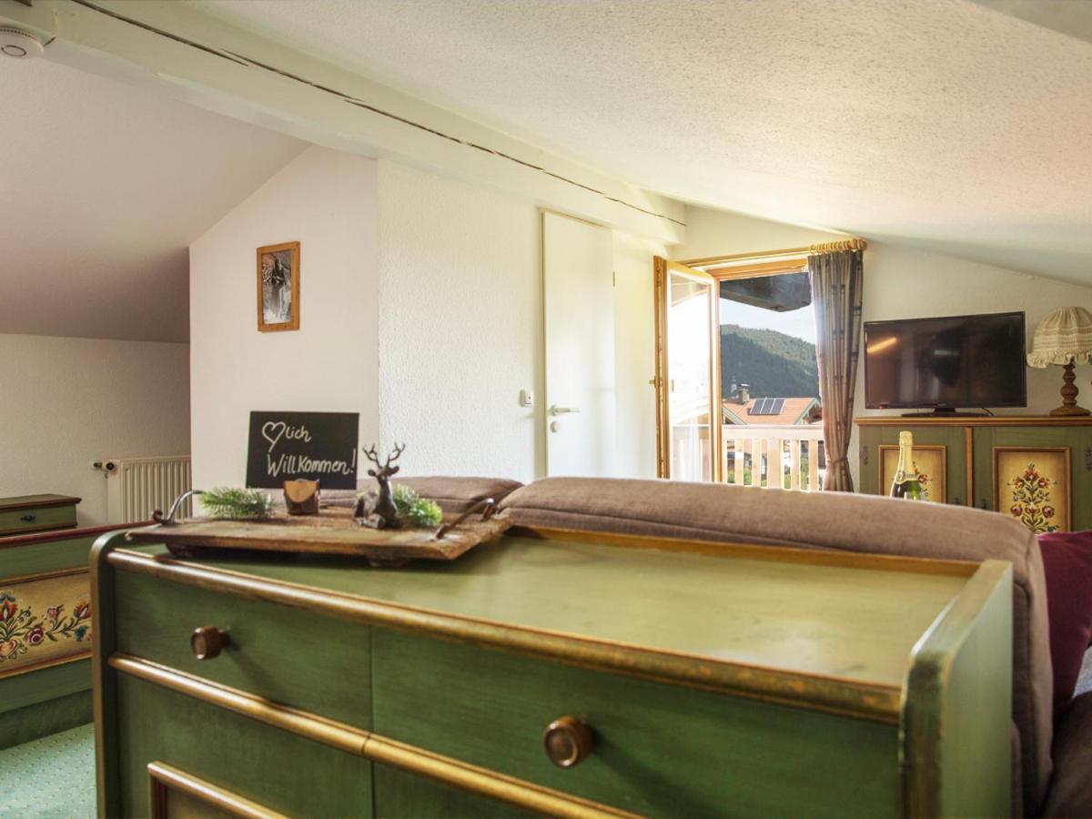 Haus Jaeger Mit Indoor-pool Inkl. Chiemgaukarte Apartment